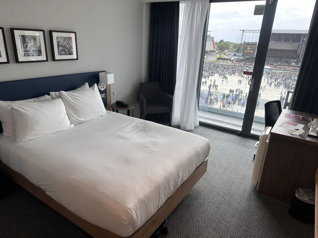 Hilton Garden Inn, Old Trafford - Photograph of the bed and balcony