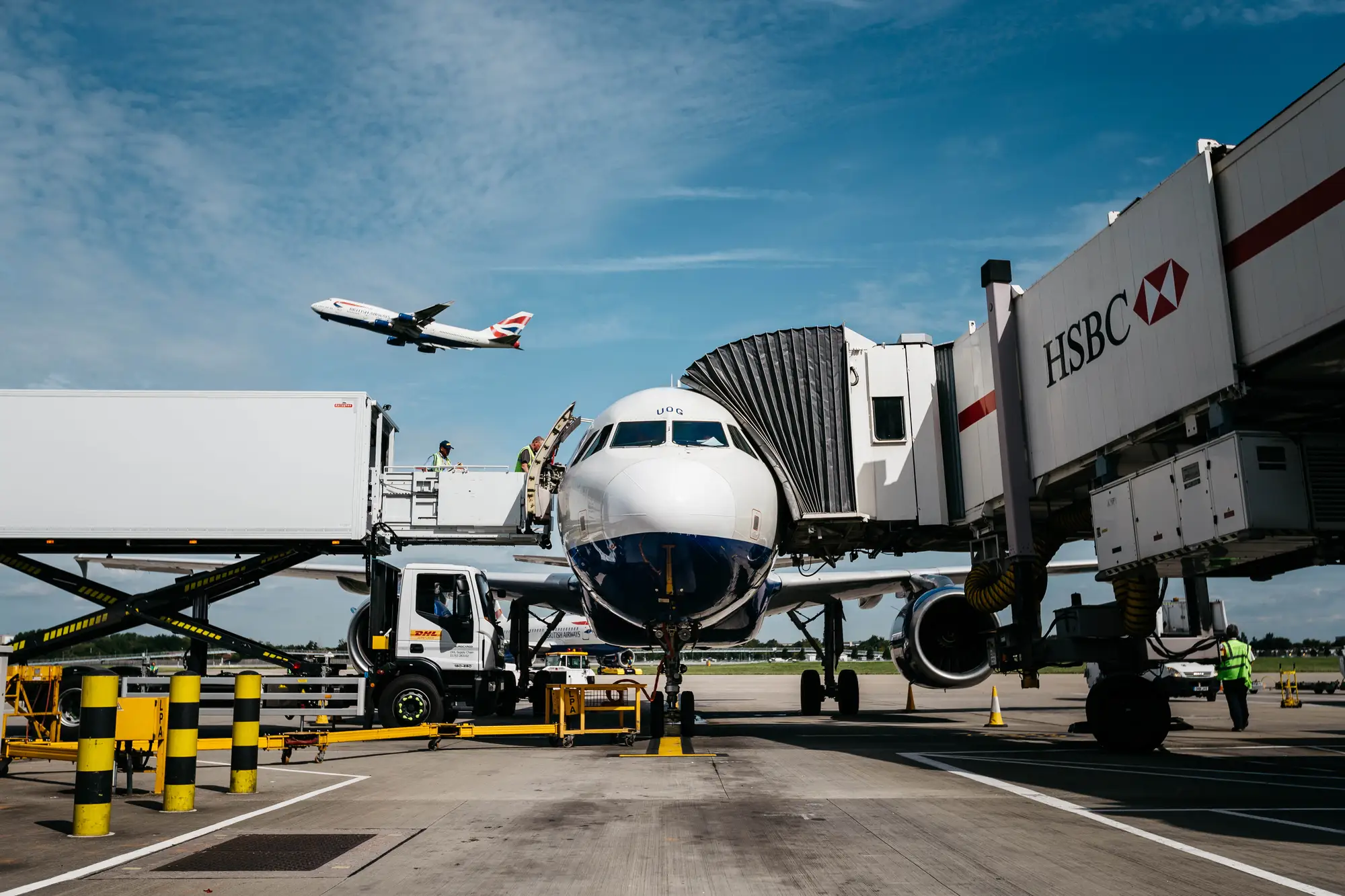 Photograph of a BA A319 at London Heathrow