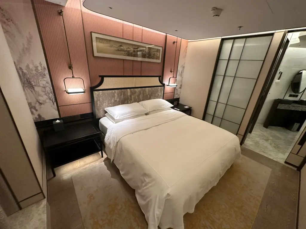 The comfortable spacious bedroom The comfortable spacious bedroom