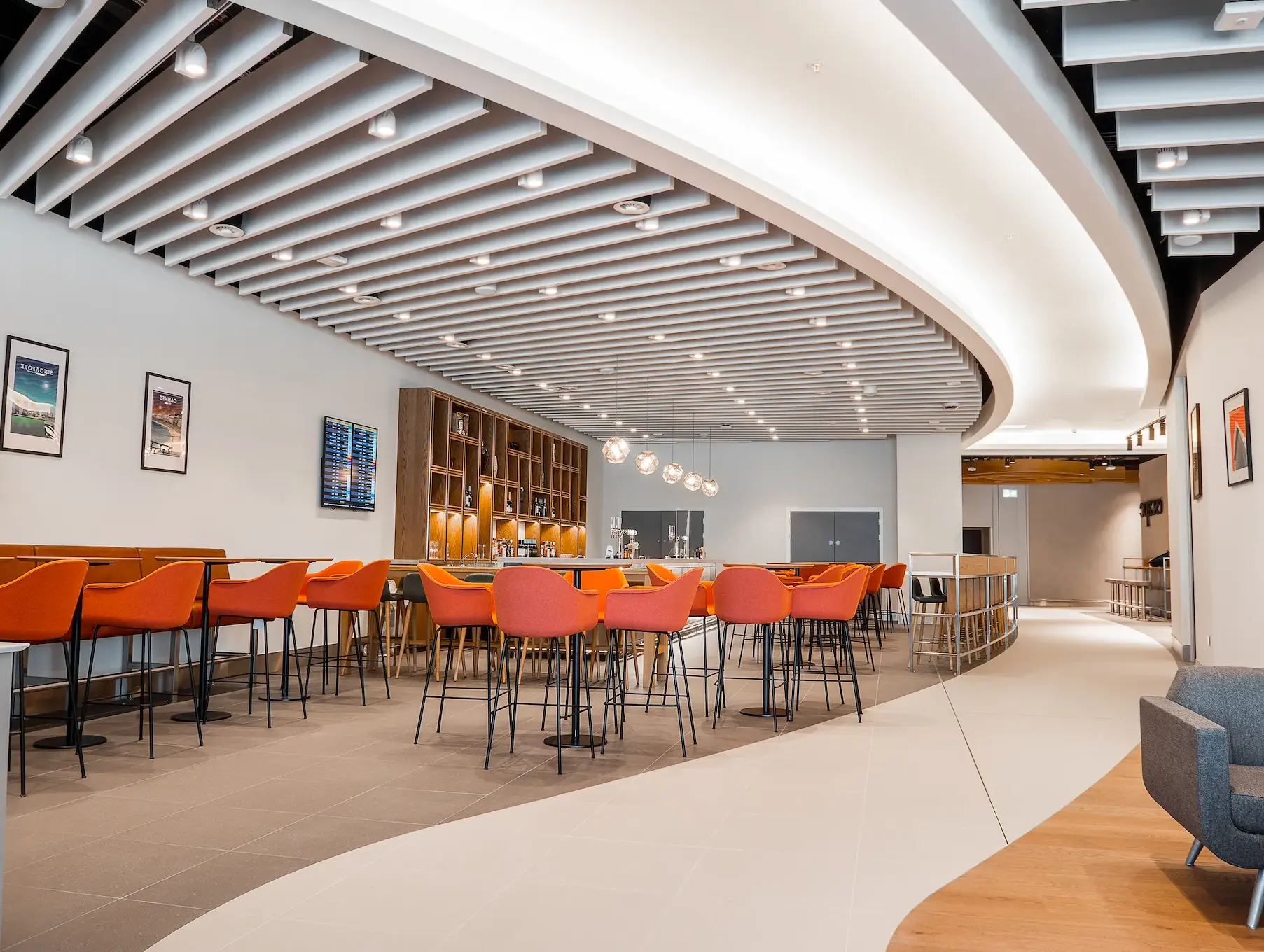 Which lounge does British Airways use at Manchester Airport (Updated October 2025)