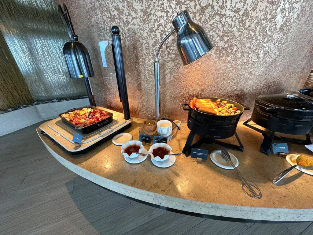 Hot breakfast options in the Exec lounge Hot breakfast options in the Exec lounge