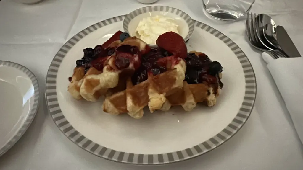 Breakfast waffles with warm fruit Breakfast waffles with warm fruit