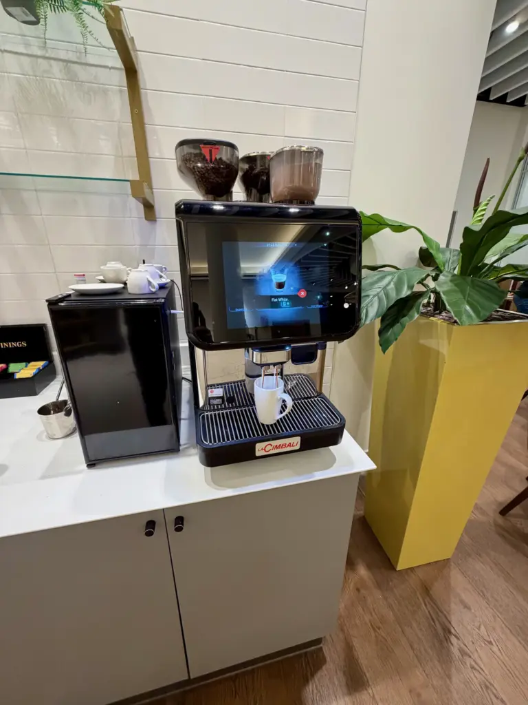 The coffee machine Passable but not outstanding The coffee machine Passable but not outstanding