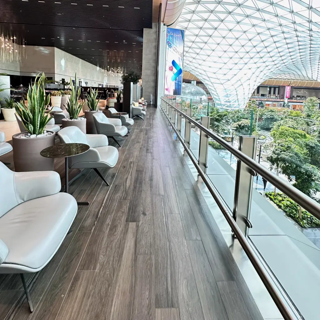 Seating near the sit down resturant that faces in to the Garden Seating near the sit down resturant that faces in to the Garden