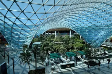 Review: Qatar Airways Garden Lounge (Al Mourjan) at Doha