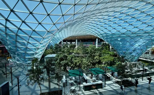 Review: Qatar Airways Garden Lounge (Al Mourjan) at Doha