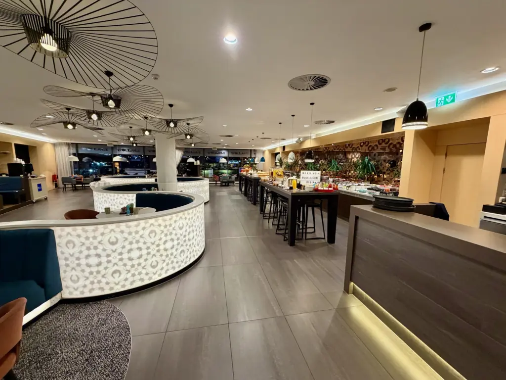 The Collage restaurant breakfast starts at 530am The Collage restaurant breakfast starts at 530am