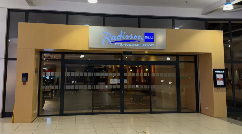 The entrance to the Radisson from the walkway that connects to T2 The entrance to the Radisson from the walkway that connects to T2