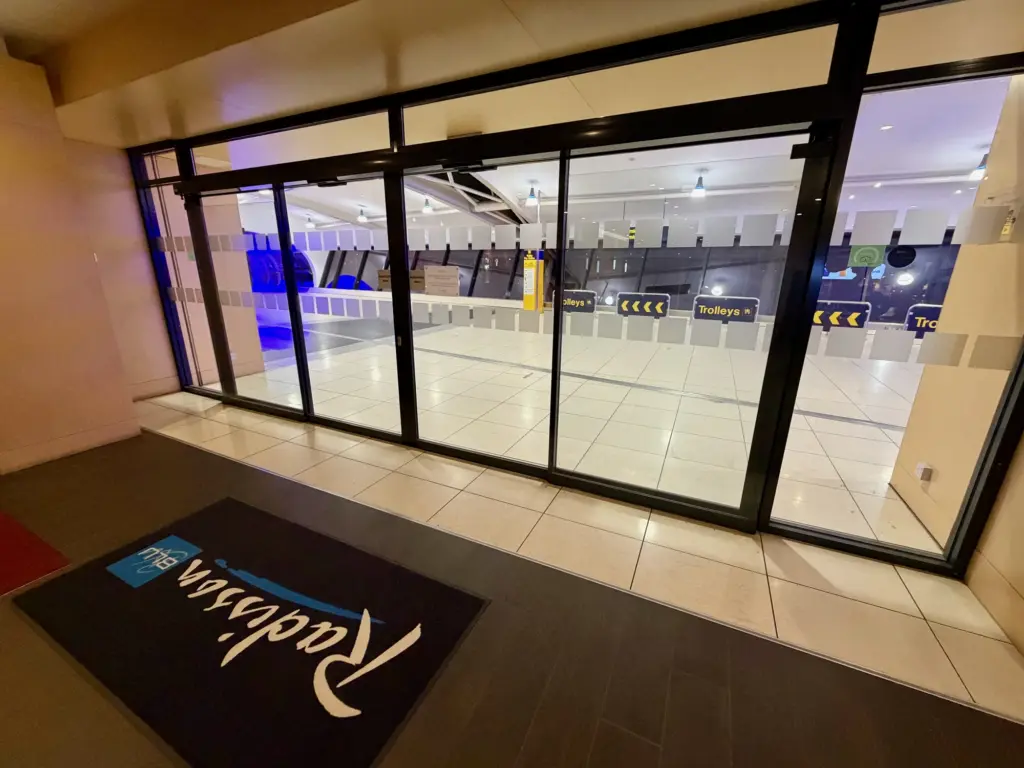 The exit from the hotel to Terminal 2 turn left or the transport exchange right The exit from the hotel to Terminal 2 turn left or the transport exchange right