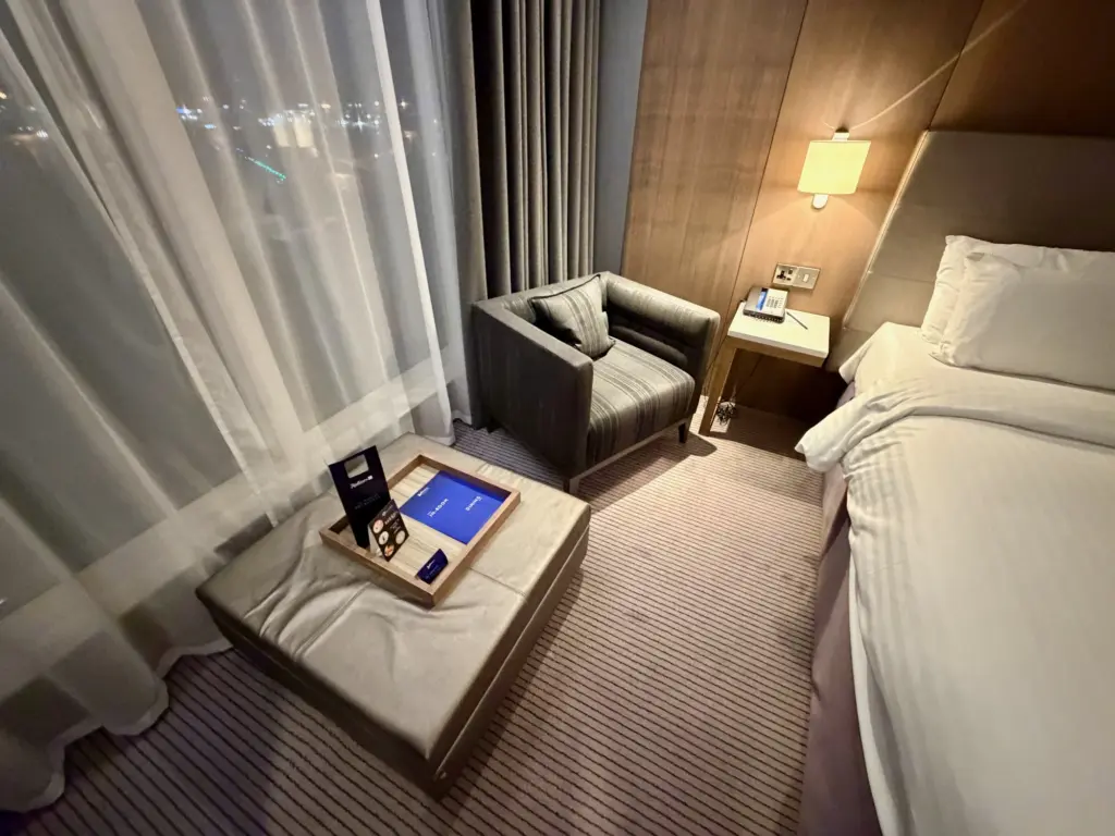 radisson-manchester-airport-seating - Pointszilla