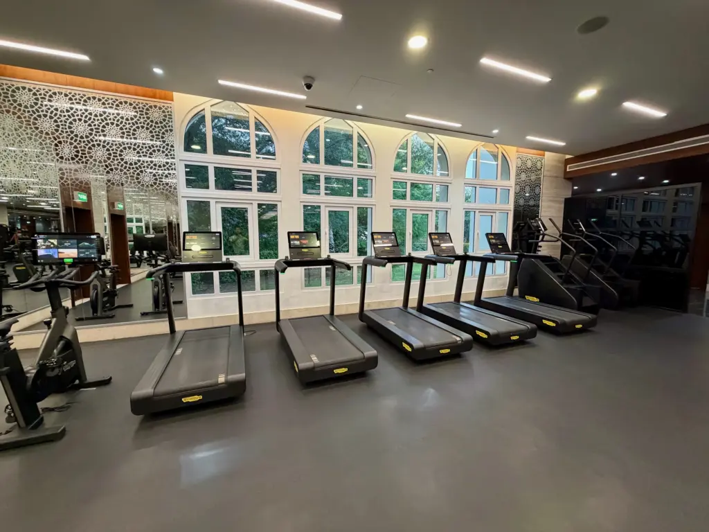 Running machines with a view