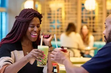 How to get airport restaurant discounts using DragonPass and Priority Pass