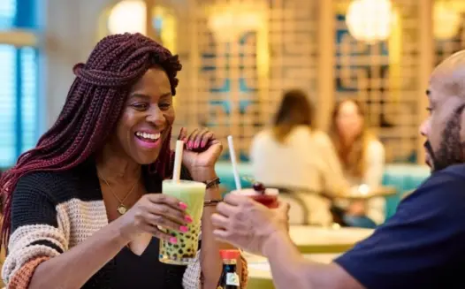 How to get airport restaurant discounts using DragonPass and Priority Pass