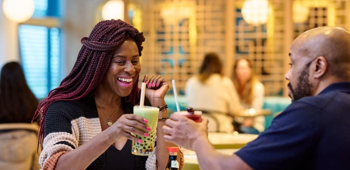 How to get airport restaurant discounts using DragonPass and Priority Pass