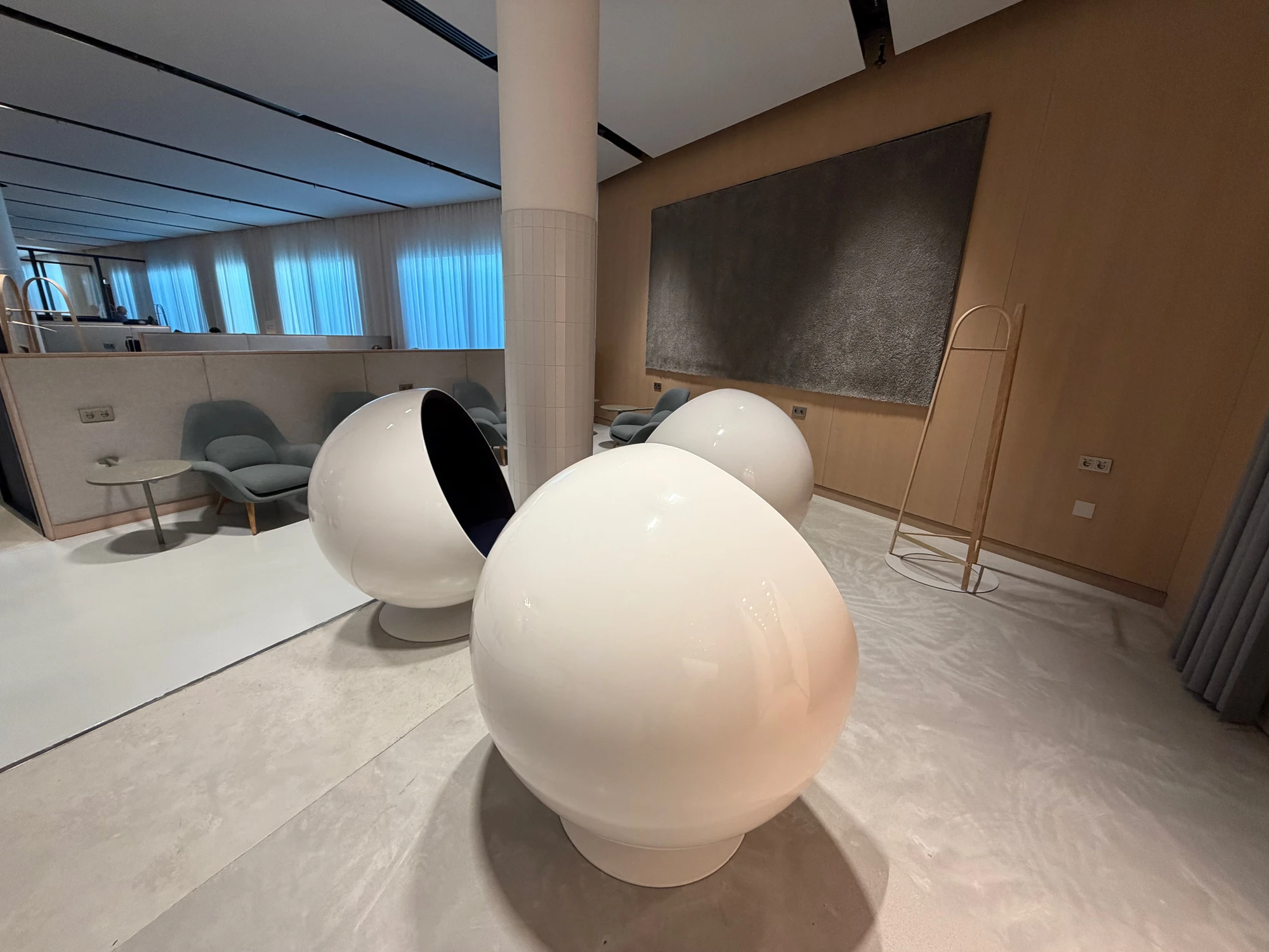 Review: Finnair Business Lounge in Helsinki (Non-Schengen)