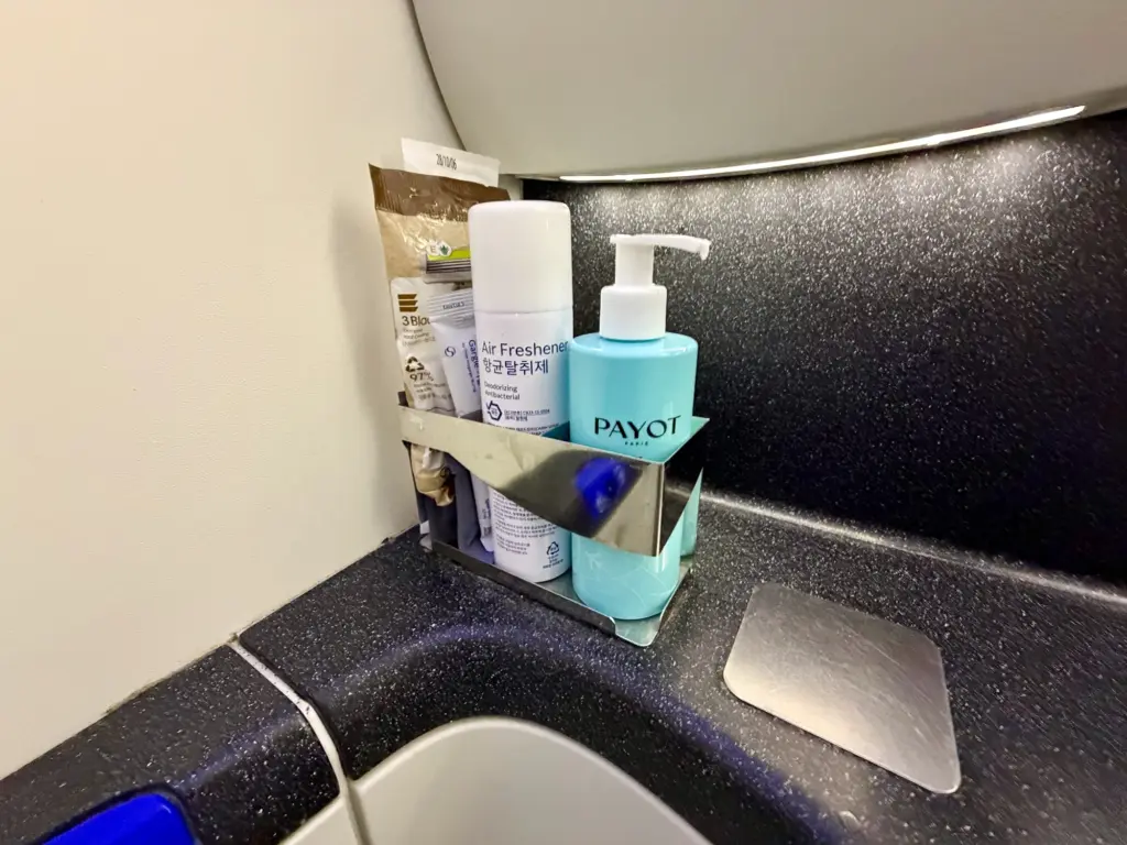 The mixed set of amenities in the bathrooms The mixed set of amenities in the bathrooms