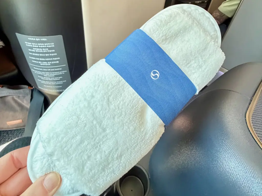Complimentary slippers in Prestige Class Complimentary slippers in Prestige Class