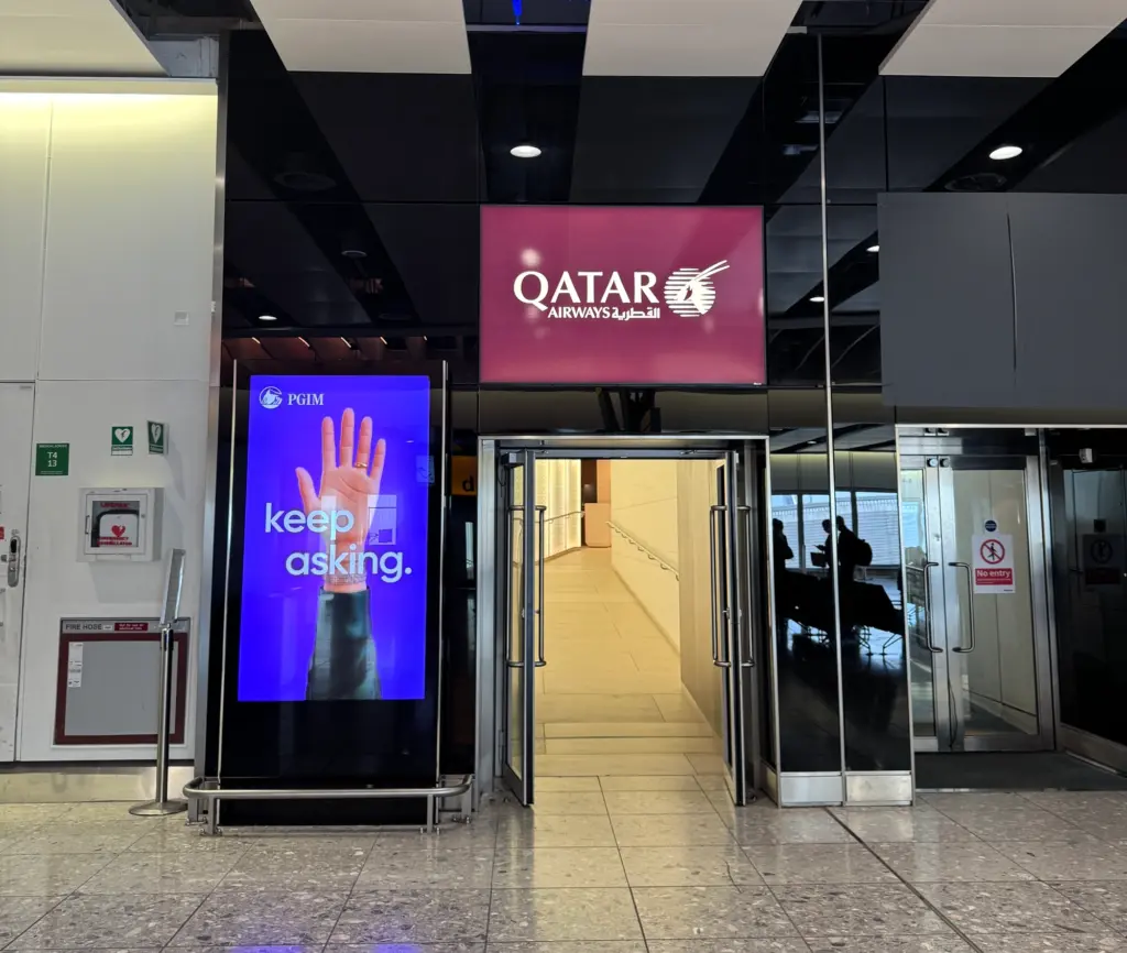 The entrance to the Qatar lounge