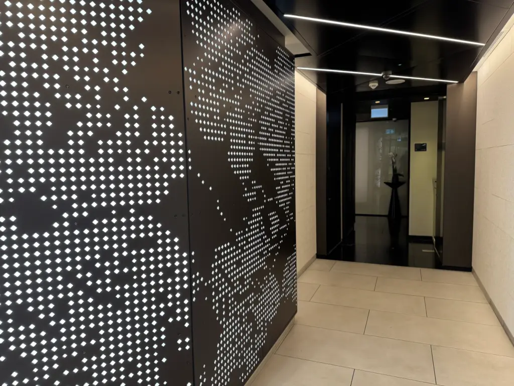 The entrance into the lounge itself