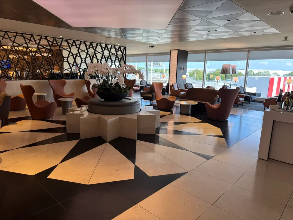 The attractive space as you step into the Qatar lounge